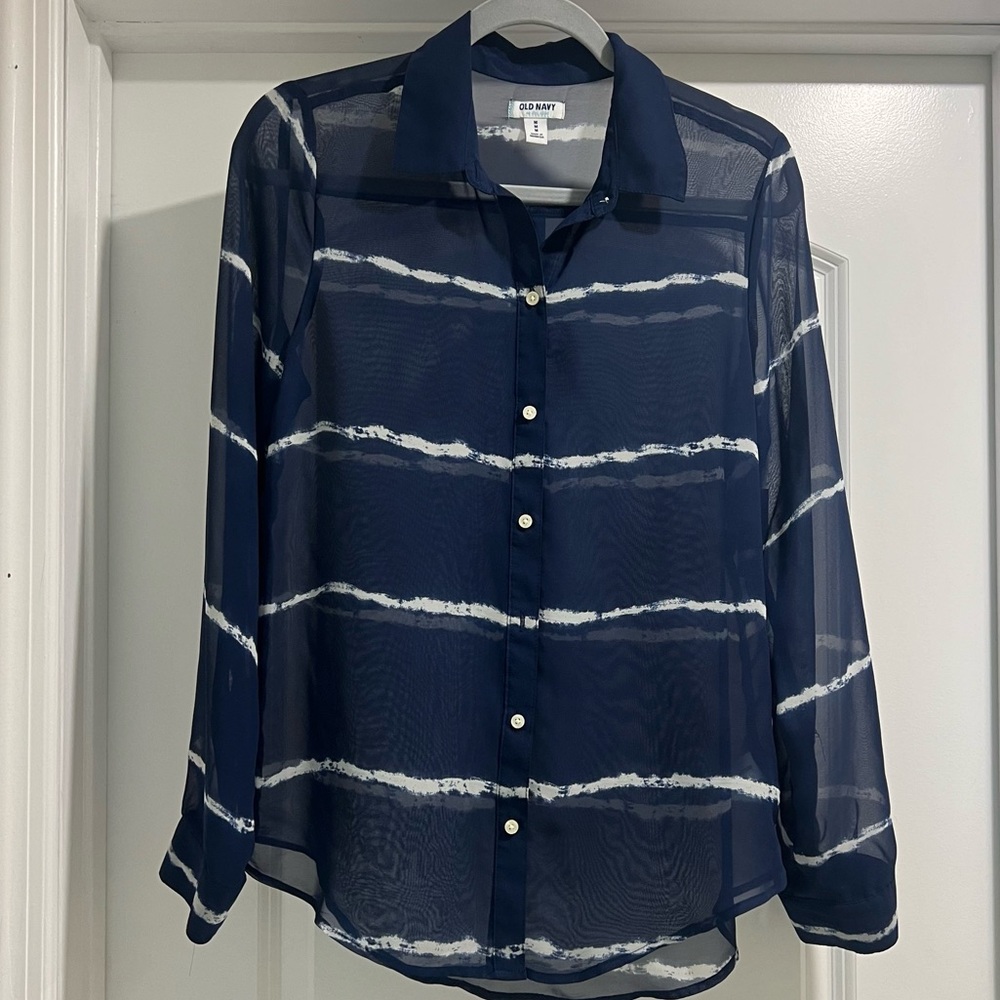 Old Navy 100% sheer polyester long sleeve top NWT